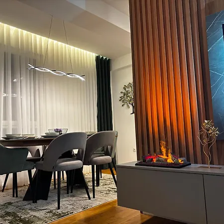 Luxury Furnished At The Center Of The Apartment