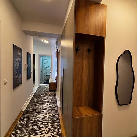 Luxury Furnished At The Center Of The