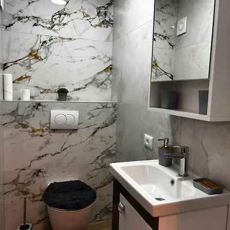 Luxury Furnished At The Center Of The