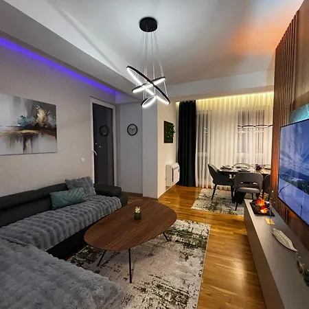 Luxury Furnished At The Center Of The *